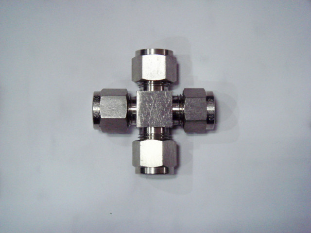 香蕉操逼视频四通接頭