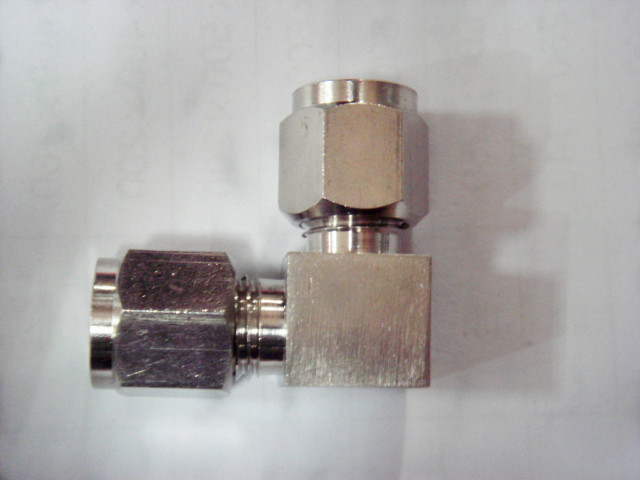 香蕉操逼视频彎頭中間接頭